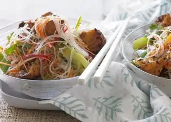 Annalise-Braakensiek-Asian-vermicelli-noodle-salad