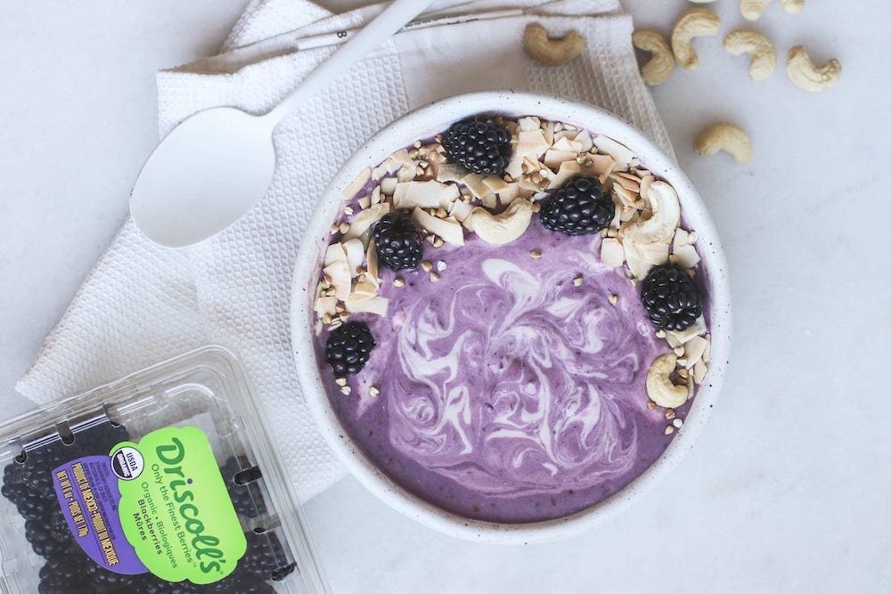 Blackberry Cashew Smoothie Bowl