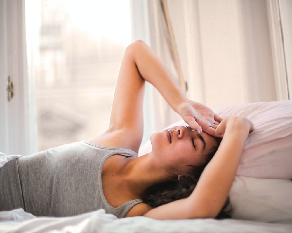 A health professional with 25+ years of experiences shares his six best scientifically supported tips to improve your sleep